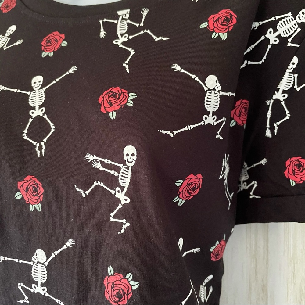 Skeleton & Rose Top - Picture 2 of 8